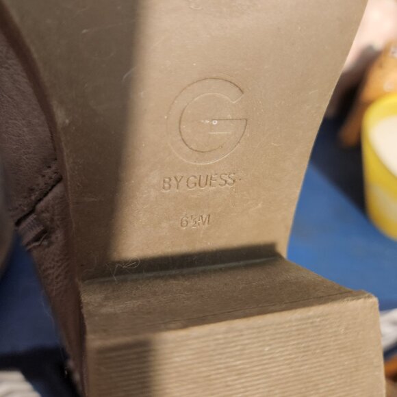 women's 6.5 G by GUESS gray distressed faux leather heeled combat boot zip/lace - Picture 9 of 9